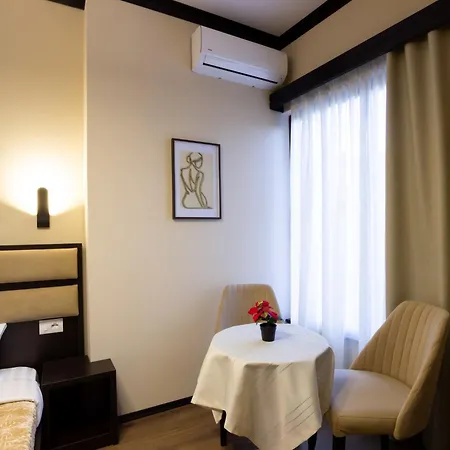Shtaka Hotel *